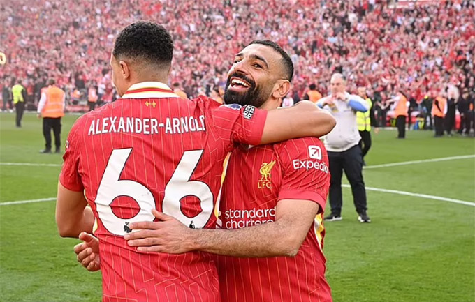 Salah sends farewell message to Alexander-Arnold